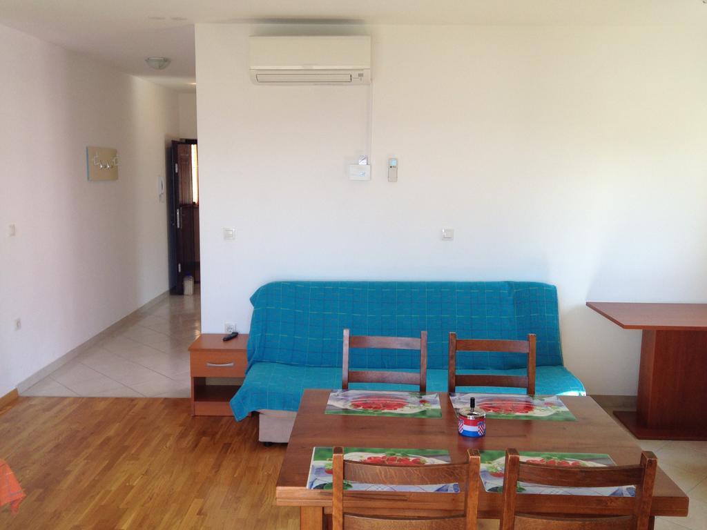 Gala Apartments Omiš Quarto foto