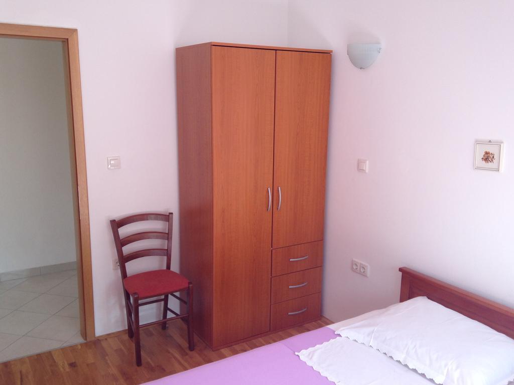 Gala Apartments Omiš Quarto foto