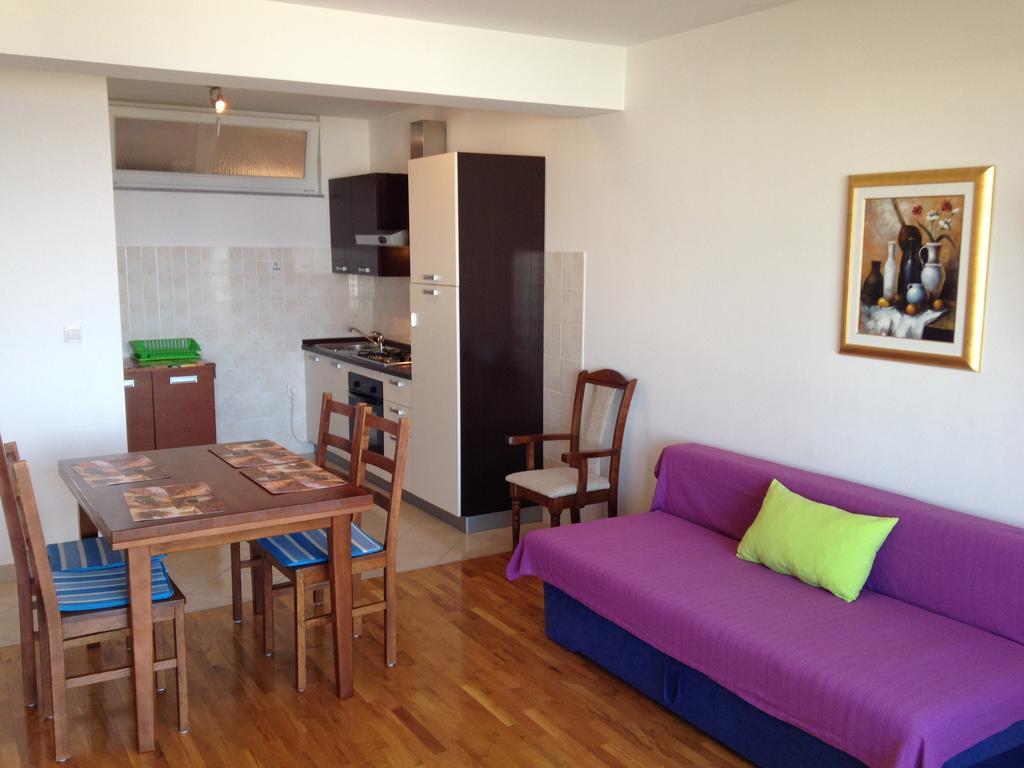 Gala Apartments Omiš Quarto foto