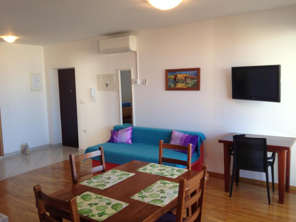 Gala Apartments Omiš Exterior foto